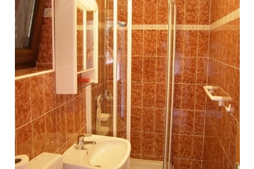 Croatia Privát Okrug Donji, Exterior